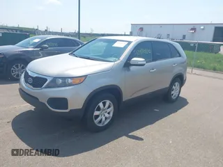 2013 Kia Sorento LX with VIN 5XYKTCA62DG422033, listed as a IAAI auction lot 42420920 with 88,708 mi miles and . Bid and sale history available at DreamBid. Image 2.