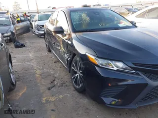 2020 Toyota Camry SE with VIN 4T1G11AK4LU913113, listed as a IAAI auction lot 41501268 with 120,000 mi miles. Bid and sale history available at carsss.com. Image 6.