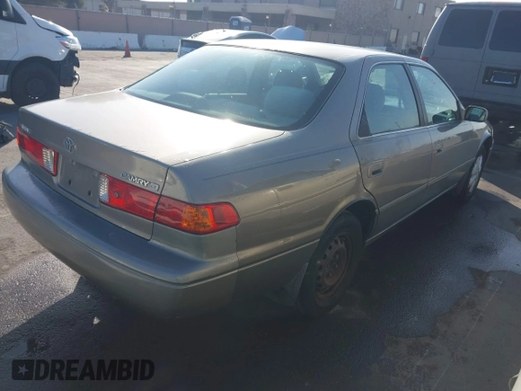 2000 Toyota Camry CE with VIN 4T1BG22K3YU004252, listed as a IAAI auction lot 42130158 with 236,104 mi miles and . Bid and sale history available at carsss.com. Image 4.