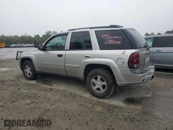 2006 Chevrolet TrailBlazer LS with VIN 1GNDT13S262155097, listed as a Copart auction lot 70462244 with 49,995 mi miles and Salvage Title. Bid and sale history available at DreamBid. Image 2.