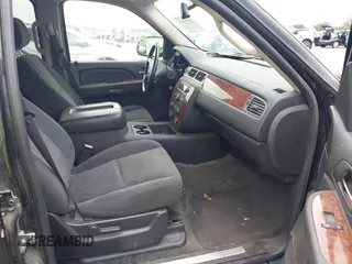 2007 Chevrolet Suburban LT с VIN 1GNFK163X7J201279, выставлен на аукционе IAAI как лот 42459143 с пробегом 166 987 миль миль и . История ставок и продаж доступна на DreamBid. Изображение 5.