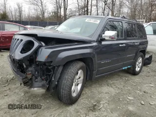 2016 Jeep Patriot Latitude with VIN 1C4NJRFB2GD587062, listed as a Copart auction lot 43971305 with 135,744 mi miles and Salvage Title. Bid and sale history available at carsss.com. Image 1.
