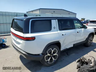 2024 Rivian R1S Adventure with VIN 7PDSGABA7RN040780, listed as a Copart auction lot 63705184 with 1,053 mi miles and Salvage Title. Bid and sale history available at carsss.com. Image 3.