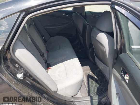 2013 Hyundai Sonata GLS with VIN 5NPEB4AC1DH555211, listed as a IAAI auction lot 42190097 with 181,000 mi miles and . Bid and sale history available at carsss.com. Image 8.