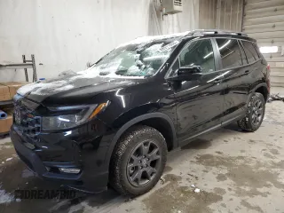 2024 Honda Passport TrailSport with VIN 5FNYF8H69RB012140, listed as a Copart auction lot 88911805 with 5,394 mi miles and Salvage Title. Bid and sale history available at carsss.com. Image 1.