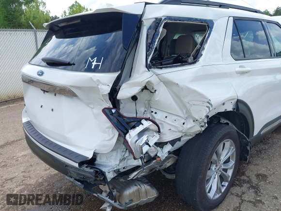 2024 Ford Explorer XLT z VIN 1FMSK7DH5RGA84098, wystawiony jako IAAI lot #42106185 z przebiegiem 9 836 mil mil oraz . Historia ofert i sprzedaży dostępna na DreamBid. Obrazek 17.
