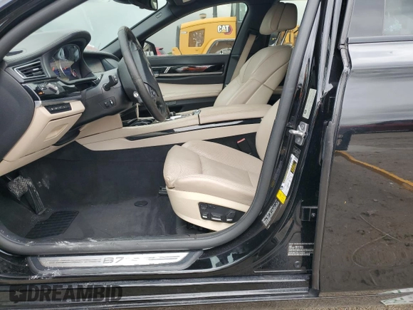 2012 BMW 7 Series 750Li z VIN WBAKB8C54CC448069, wystawiony jako Copart lot #59104045 z przebiegiem 129 883 mil mil oraz Szkoda całkowita • Salvage title. Historia ofert i sprzedaży dostępna na DreamBid. Obrazek 7.