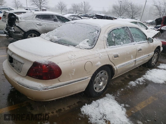 1998 Lincoln Continental with VIN 1LNFM97V7WY742356, listed as a Copart auction lot 44723325 with 191,173 mi miles and Salvage Title. Bid and sale history available at carsss.com. Image 3.