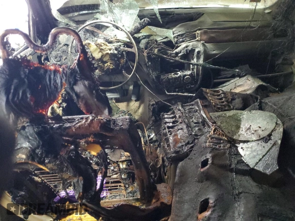 2007 Chevrolet Suburban LT с VIN 1GNFK16327J314188, выставлен на аукционе Copart как лот 56455285 с пробегом Не указан миль и Списание • Salvage title. История ставок и продаж доступна на DreamBid. Изображение 8.