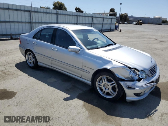 2002 Mercedes-Benz C z VIN WDBRF65JX2F142932, wystawiony jako Copart lot #56561925 z przebiegiem 191 142 mil mil oraz Szkoda całkowita • Salvage title. Historia ofert i sprzedaży dostępna na DreamBid. Obrazek 4.