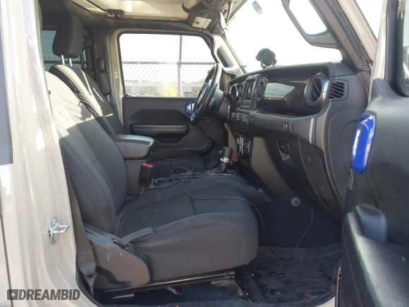 2020 Jeep Gladiator Sport S with VIN 1C6HJTAG3LL214469, listed as a IAAI auction lot 42017170 with 114,599 mi miles. Bid and sale history available at carsss.com. Image 5.