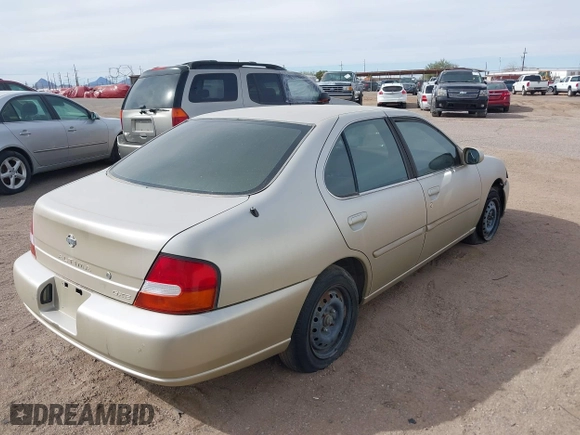 1998 Nissan Altima XE with VIN 1N4DL01DXWC253625, listed as a IAAI auction lot 41517801 with 194,609 mi miles. Bid and sale history available at carsss.com. Image 4.