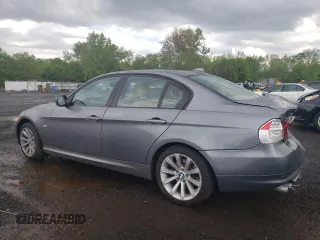 2011 BMW 3 Series 328i z VIN WBAPH7C52BE677190, wystawiony jako Copart lot #55494325 z przebiegiem 89 217 mil mil oraz Szkoda całkowita • Salvage title. Historia ofert i sprzedaży dostępna na DreamBid. Obrazek 2.