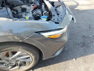 2024 Hyundai Elantra SEL z VIN KMHLM4DGXRU832768, wystawiony jako IAAI lot #41826429 z przebiegiem 11 221 mil mil oraz . Historia ofert i sprzedaży dostępna na DreamBid. Obrazek 6.