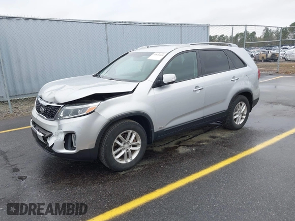 2015 Kia Sorento LX with VIN 5XYKTCA63FG610482, listed as a IAAI auction lot 41846658 with 120,529 mi miles. Bid and sale history available at carsss.com. Image 17.