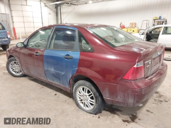 2007 Ford Focus S z VIN 1FAFP34N27W313853, wystawiony jako IAAI lot #41491294 z przebiegiem Nie podano mil oraz . Historia ofert i sprzedaży dostępna na DreamBid. Obrazek 3.