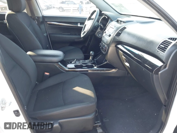 2015 Kia Sorento LX with VIN 5XYKT3A69FG575172, listed as a IAAI auction lot 42151412 with 161,823 mi miles and . Bid and sale history available at carsss.com. Image 5.