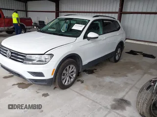 2020 Volkswagen Tiguan S z VIN 3VV1B7AX1LM110352, wystawiony jako IAAI lot #42224581 z przebiegiem 60 597 mil mil oraz . Historia ofert i sprzedaży dostępna na DreamBid. Obrazek 2.