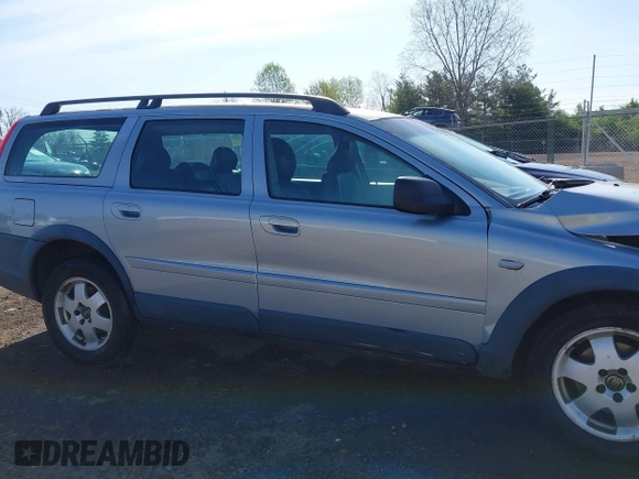 2001 Volvo V70 with VIN YV1SZ58D511026084, listed as a IAAI auction lot 42105983 with 361,165 mi miles and . Bid and sale history available at DreamBid. Image 13.
