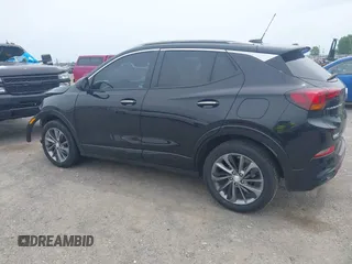 2023 Buick Encore GX Select z VIN KL4MMDSL6PB037101, wystawiony jako IAAI lot #39448386 z przebiegiem Nie podano mil oraz . Historia ofert i sprzedaży dostępna na DreamBid. Obrazek 13.