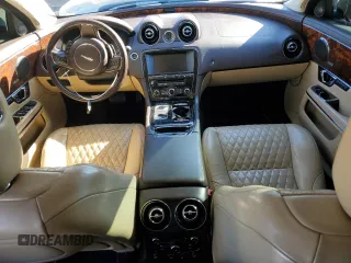 2016 Jaguar XJ Portfolio with VIN SAJWA2G71G8V94388, listed as a Copart auction lot 88039335 with Not provided miles and Clean title. Bid and sale history available at DreamBid. Image 8.