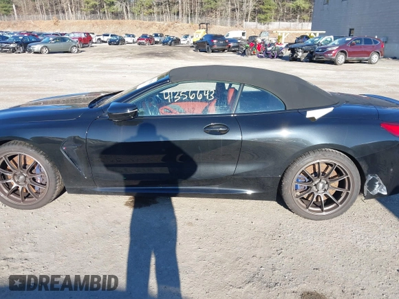 2024 BMW M8 Competition z VIN WBSDZ0C05RCN06074, wystawiony jako IAAI lot #41356643 z przebiegiem 20 542 mil mil oraz . Historia ofert i sprzedaży dostępna na DreamBid. Obrazek 14.
