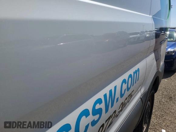 2016 Ford Transit Cargo z VIN 1FTYE1YM3GKB18575, wystawiony jako IAAI lot #42734024 z przebiegiem 186 138 mil mil oraz . Historia ofert i sprzedaży dostępna na DreamBid. Obrazek 12.