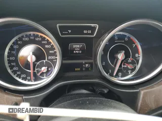 2013 Mercedes-Benz M 63 AMG z VIN 4JGDA7EB4DA215717, wystawiony jako Copart lot #57275275 z przebiegiem 97 013 mil mil oraz Szkoda całkowita • Salvage title. Historia ofert i sprzedaży dostępna na DreamBid. Obrazek 9.