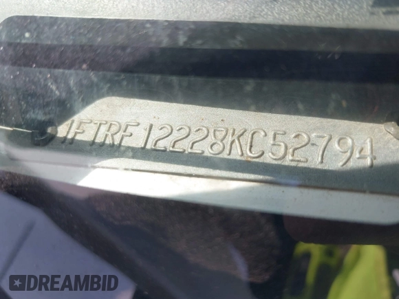 2008 Ford F-150 XL z VIN 1FTRF12228KC52794, wystawiony jako IAAI lot #42308870 z przebiegiem 240 057 mil mil oraz . Historia ofert i sprzedaży dostępna na DreamBid. Obrazek 9.