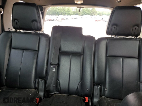 2015 Ford Expedition XLT z VIN 1FMJU1HTXFEF03295, wystawiony jako Copart lot #58566285 z przebiegiem 176 352 mil mil oraz Czysty tytuł • Clean title. Historia ofert i sprzedaży dostępna na DreamBid. Obrazek 10.