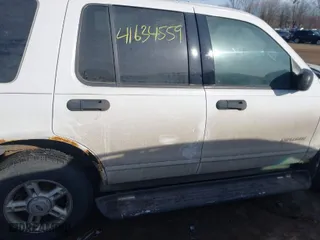 2005 Ford Explorer XLT with VIN 1FMDU73K45UB25719, listed as a IAAI auction lot 41634559 with 223,793 mi miles. Bid and sale history available at carsss.com. Image 13.