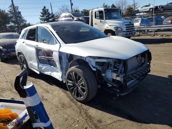 2023 Infiniti QX50 SENSORY with VIN 3PCAJ5EBXPF111868, listed as a Copart auction lot 40679204 with 1,723 mi miles. Bid and sale history available at carsss.com. Image 4.