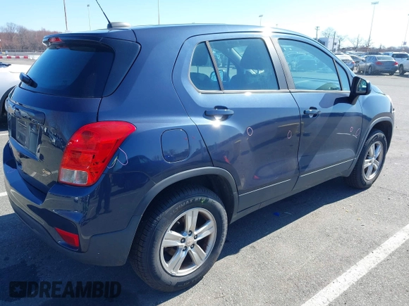 2018 Chevrolet Trax LS with VIN 3GNCJNSB6JL322725, listed as a IAAI auction lot 41890983 with 80,358 mi miles and . Bid and sale history available at carsss.com. Image 4.