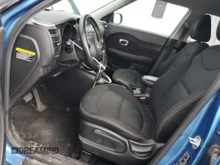2016 Kia Soul + z VIN KNDJP3A57G7359472, wystawiony jako Copart lot #56915875 z przebiegiem 42 913 mil mil oraz Szkoda całkowita • Salvage title. Historia ofert i sprzedaży dostępna na DreamBid. Obrazek 7.