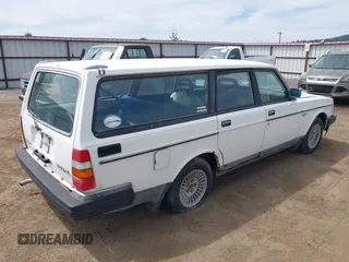 1990 Volvo 240 with VIN YV1AA8855L1855012, listed as a IAAI auction lot 42533844 with 317,063 mi miles and . Bid and sale history available at DreamBid. Image 4.