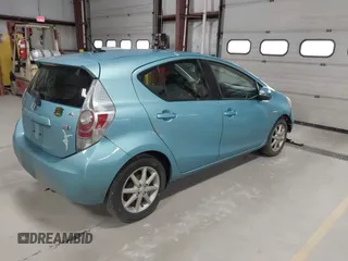 2014 Toyota Prius One z VIN JTDKDTB3XE1060360, wystawiony jako IAAI lot #41972531 z przebiegiem 140 012 mil mil oraz . Historia ofert i sprzedaży dostępna na DreamBid. Obrazek 4.
