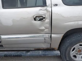 2002 GMC Yukon XL SLT with VIN 1GKFK16Z32J158981, listed as a IAAI auction lot 41951988 with 245,650 mi miles. Bid and sale history available at carsss.com. Image 6.