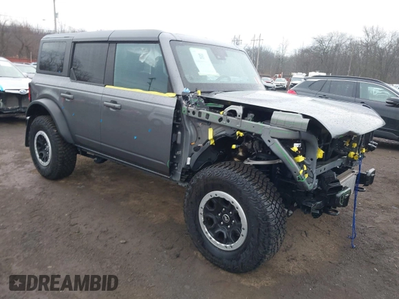 2023 Ford Bronco z VIN 1FMEE5DP4PLB54095, wystawiony jako IAAI lot #41445801 z przebiegiem 12 170 mil mil oraz . Historia ofert i sprzedaży dostępna na DreamBid. Obrazek 1.