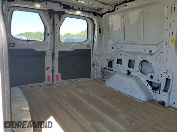 2015 Ford Transit Cargo z VIN 1FTNR1ZM1FKB05215, wystawiony jako Copart lot #62349495 z przebiegiem 154 057 mil mil oraz Czysty tytuł • Clean title. Historia ofert i sprzedaży dostępna na DreamBid. Obrazek 10.