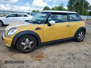 2008 MINI Hardtop z VIN WMWMF33568TU66807, wystawiony jako Copart lot #58900645 z przebiegiem 118 623 mil mil oraz Czysty tytuł • Clean title. Historia ofert i sprzedaży dostępna na DreamBid. Obrazek 1.