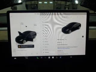 2023 Tesla Model 3 z VIN 5YJ3E1EA4PF451241, wystawiony jako Copart lot #61045835 z przebiegiem 69 738 mil mil oraz Czysty tytuł • Clean title. Historia ofert i sprzedaży dostępna na DreamBid. Obrazek 9.