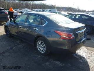 2013 Nissan Altima 2.5 S with VIN 1N4AL3AP1DC154638, listed as a IAAI auction lot 41596733 with 90,041 mi miles. Bid and sale history available at carsss.com. Image 3.