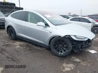 2016 Tesla Model X 70D with VIN 5YJXCAE25GF019550, listed as a IAAI auction lot 41555096 with 47,500 mi miles. Bid and sale history available at carsss.com. Image 1.