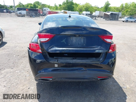 2015 Chrysler 200 S z VIN 1C3CCCBG0FN619746, wystawiony jako IAAI lot #42256667 z przebiegiem 210 572 mil mil oraz . Historia ofert i sprzedaży dostępna na DreamBid. Obrazek 6.