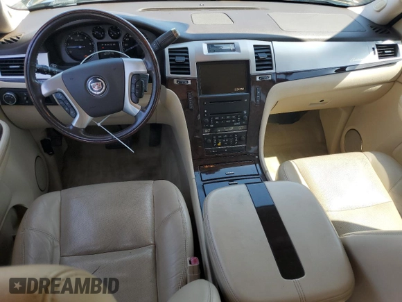2007 Cadillac Escalade ESV с VIN 1GYFK66807R289241, выставлен на аукционе Copart как лот 54227615 с пробегом 227 337 миль миль и Чистый • Clean title. История ставок и продаж доступна на DreamBid. Изображение 8.