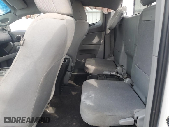 2013 Toyota Tacoma z VIN 5TFUX4EN7DX021546, wystawiony jako Copart lot #59913335 z przebiegiem 110 880 mil mil oraz Nie do naprawy • Non repairable. Historia ofert i sprzedaży dostępna na DreamBid. Obrazek 10.