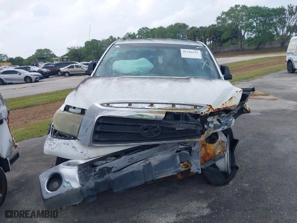 2008 Toyota Tundra 2WD Truck with VIN 5TFRU54158X010571, listed as a IAAI auction lot 41282112 with 204,256 mi miles. Bid and sale history available at carsss.com. Image 6.