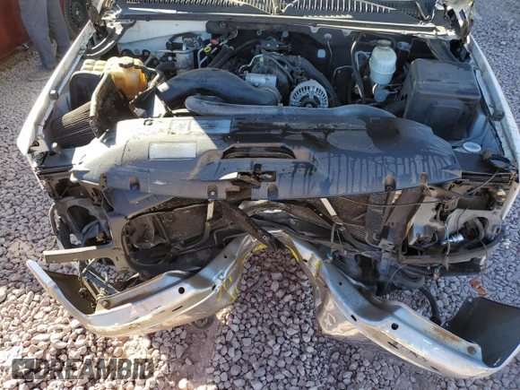 2005 GMC Yukon SLT with VIN 1GKEK13T75J139804, listed as a Copart auction lot 47307455 with 261,688 mi miles and Non Repairable. Bid and sale history available at carsss.com. Image 12.
