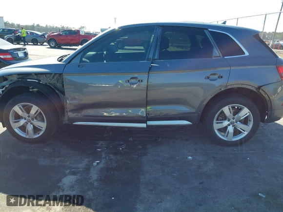 2018 Audi Q5 Premium Plus with VIN WA1BNAFY1J2245788, listed as a IAAI auction lot 41761858 with 76,571 mi miles. Bid and sale history available at carsss.com. Image 17.