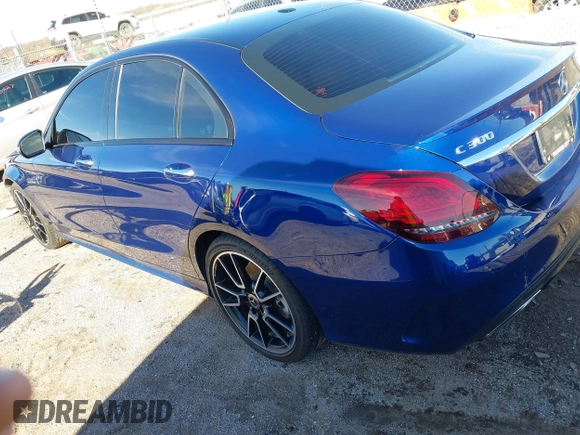 2019 Mercedes-Benz C 300 with VIN 55SWF8EB4KU293518, listed as a IAAI auction lot 40725296 with 61,745 mi miles and . Bid and sale history available at carsss.com. Image 3.